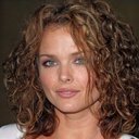 Dina Meyer als Dr. Sheila Casper