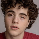 Nicholas Antoniou als Tucker Bowman