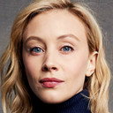 Sarah Gadon als Julia Nolan