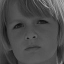 Tadas Dilys als Calle Blumquist