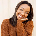Amaya Brumsey-Wilson als Angela