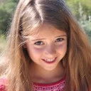 Imogen Poynton als Lila Barton