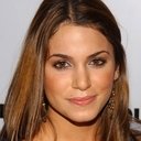 Nikki Reed als Evie