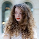 Cosima Bevernaege als Sara