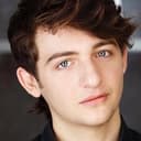 Julian Shatkin als Grant