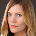 Carrie Plumley als Dr. June Richardson
