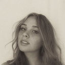 Pippa Smits als Julia / Emily