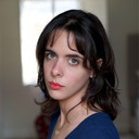 Christine VonRobarie als Restaurant Patron