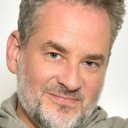Dan Stulbach als Tom Hanks