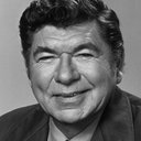 Claude Akins als Blackburn