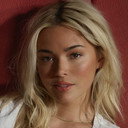 Livvy Dunne als Self