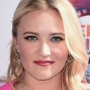 Emily Osment als Kelly Williams