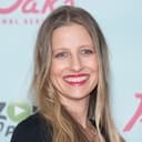 Ann Carr als Bella