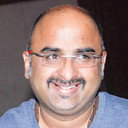 Chi. Guru Dutt als Guru Cricketar