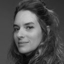 Camila Appel als Narrator