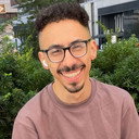 Danny Narvaez als Llew