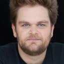 Maxime Mailloux als Phil