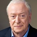 Michael Caine als Professor John Brand