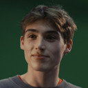 Jackson Yaeger als Harvey / Clone