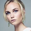 Joanna Vanderham als Jessica