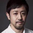 Takayuki Hamatsu als Director Higurashi