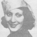 Loreta als Antique salesman's Wife