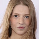 Hunter Schafer als Jules Vaughn