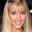 Becky Rosso als Izzy Woods