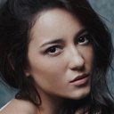 Julie Estelle als Alicia "Hammer Girl"