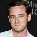 Lewis Pullman als Harrison