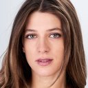 Alexandra Pino als Lucy