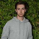 Florent Marsault als Max