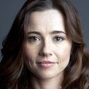 Linda Cardellini als Genevieve Gage