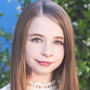 Savannah Kristich als Self