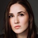 Sophie Bastelle als Mia