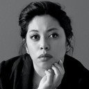Carrie Dimaculangan als Liz (Young Embassy Employee)