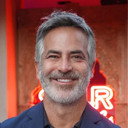Guillermo Zapata als Gato