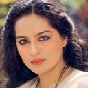 Divya Rana als Nurse Madhuri Pande