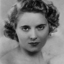 Ann Casson als Mrs. Bancroft