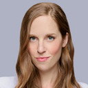 Lili Boisvert als Herself - Host