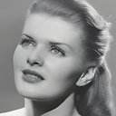 Shaye Cogan als Eloise Larkin / Princess Eloise (Darlene)