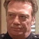 James Jeter als Officer Hedgewood