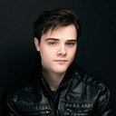 Brady Tate als Airport Traveller (uncredited)
