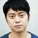 川連廣明 als Kazuo Kojima