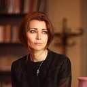 Elif Şafak als (voice)