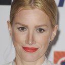 Alice Evans als Sue