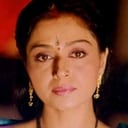 Beena Banerjee als Indu