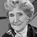 May Warden als Elderly Sarah Kingdom