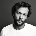 Kyle Schmid als Aaron Abbot