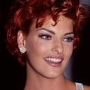 Linda Evangelista als Self (archive footage)